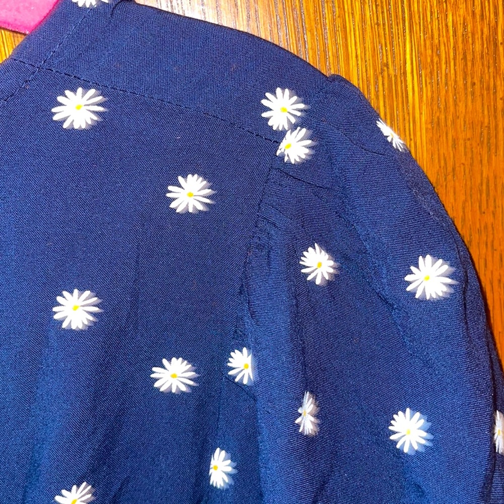 Old Navy short blue dress with daisy pattern in polyester - Picture 4 of 9